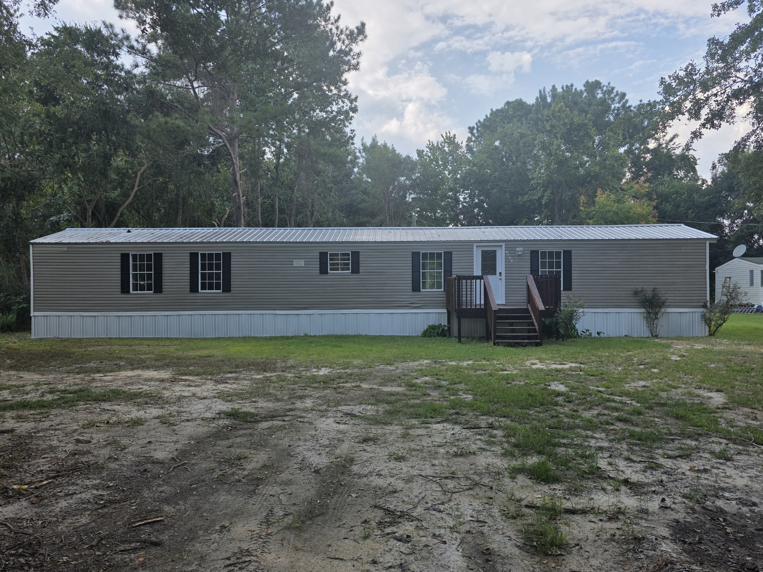 1527 Middlepen Road Southeast